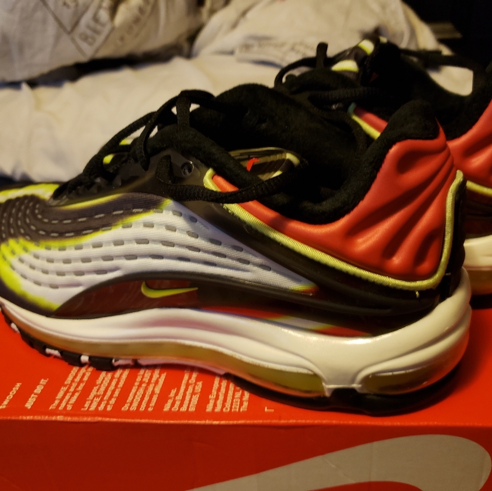 **BRAND NEW** NIKE AIR MAX 97 SZ10!!!!